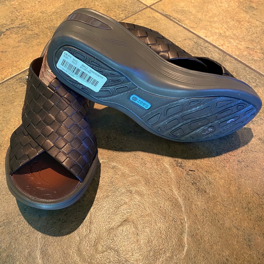 🎁 B Zees slides NWT